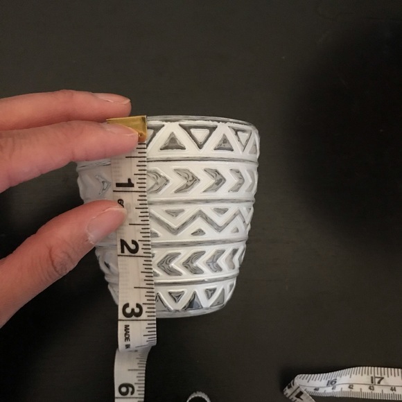 🕯4 Votive Etched Candle Holders - Picture 7 of 7